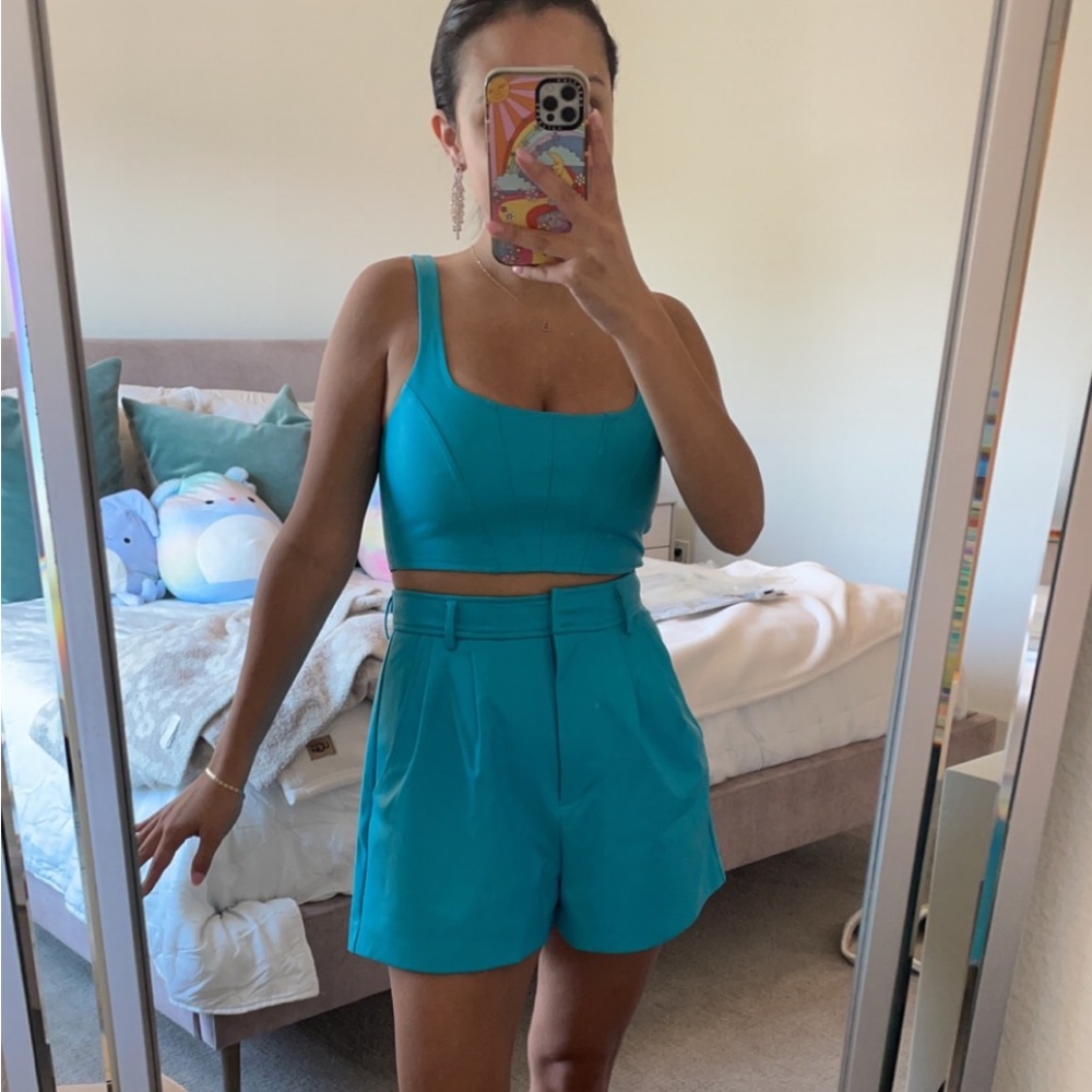 Blue set